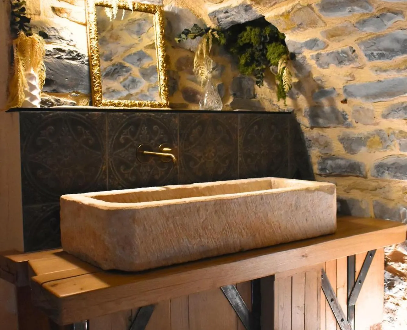 Apartment Hebergement Insolite Avec Jacuzzi Privatif Millau France
